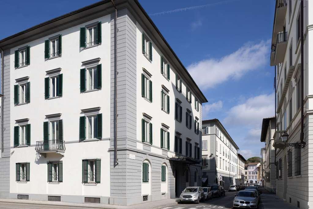 Anglo American Curio Collection By Hilton Firenze